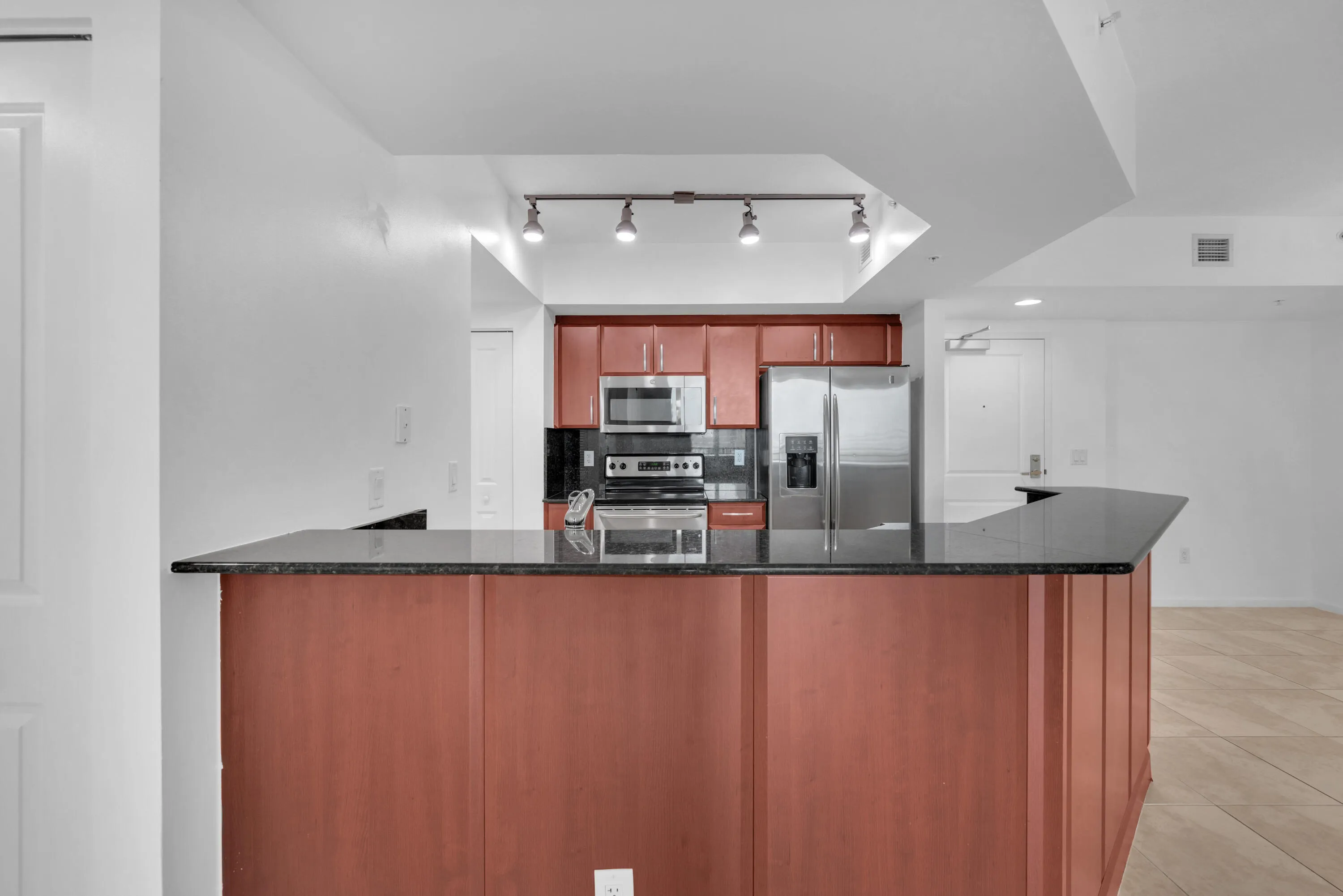 26 - 403 S Sapodilla 612