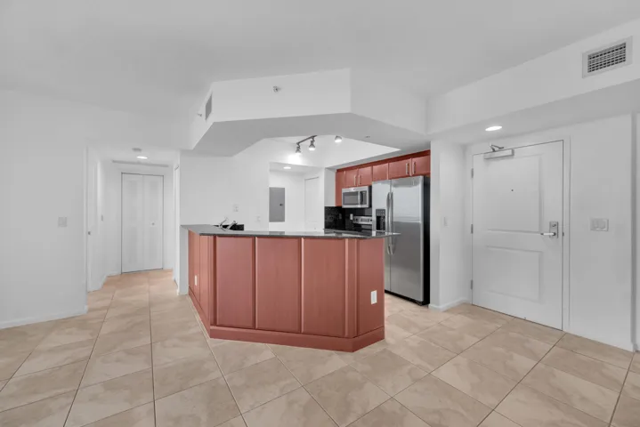19 - 403 S Sapodilla 612
