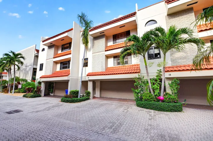 Don’t miss this incredible opportunity to call one of Fort Lauderdale's most desirable neighborhoods home! This Victoria Park townhome with a 2-car garage and multiple outdoor living spaces offers a flexible floor plan.