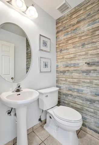 1/2 bath downstairs