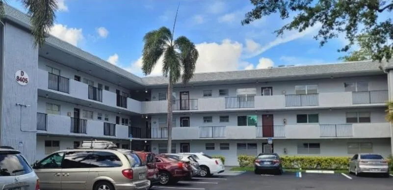 EXTERIOR BLDG D