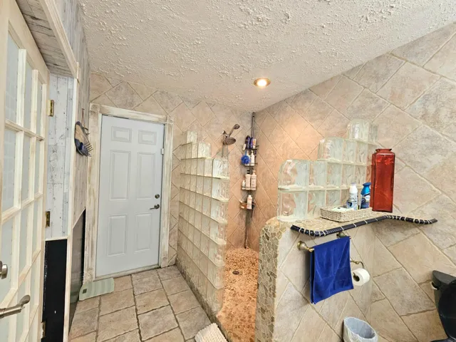 2nd Bath 807