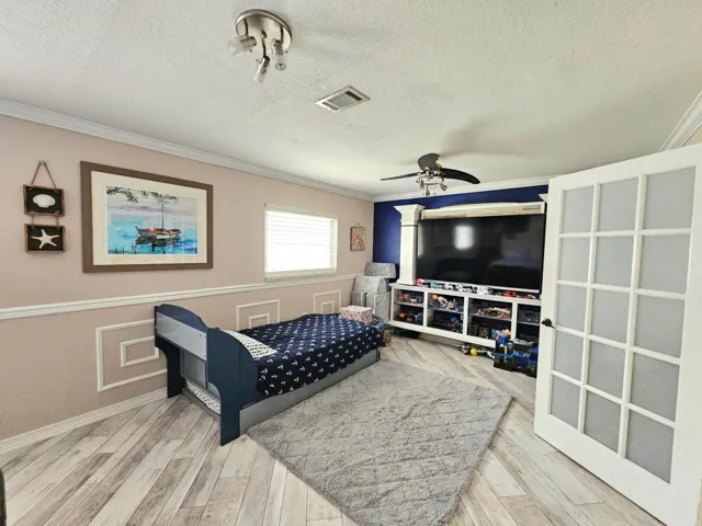 Front bed room 807
