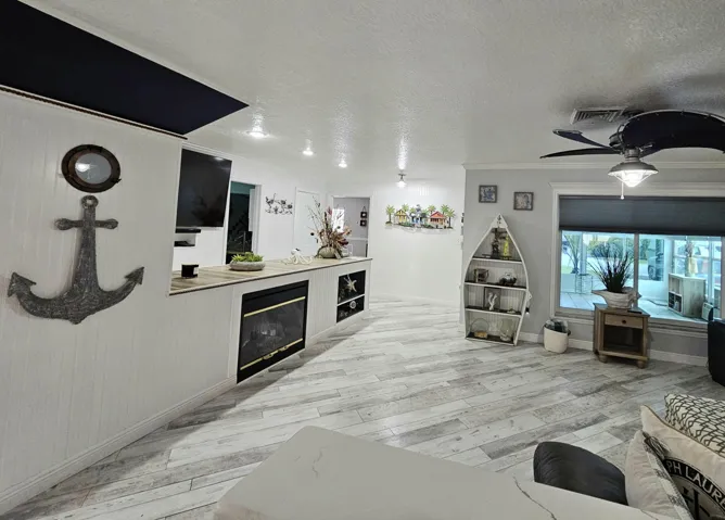 Living room 807 1