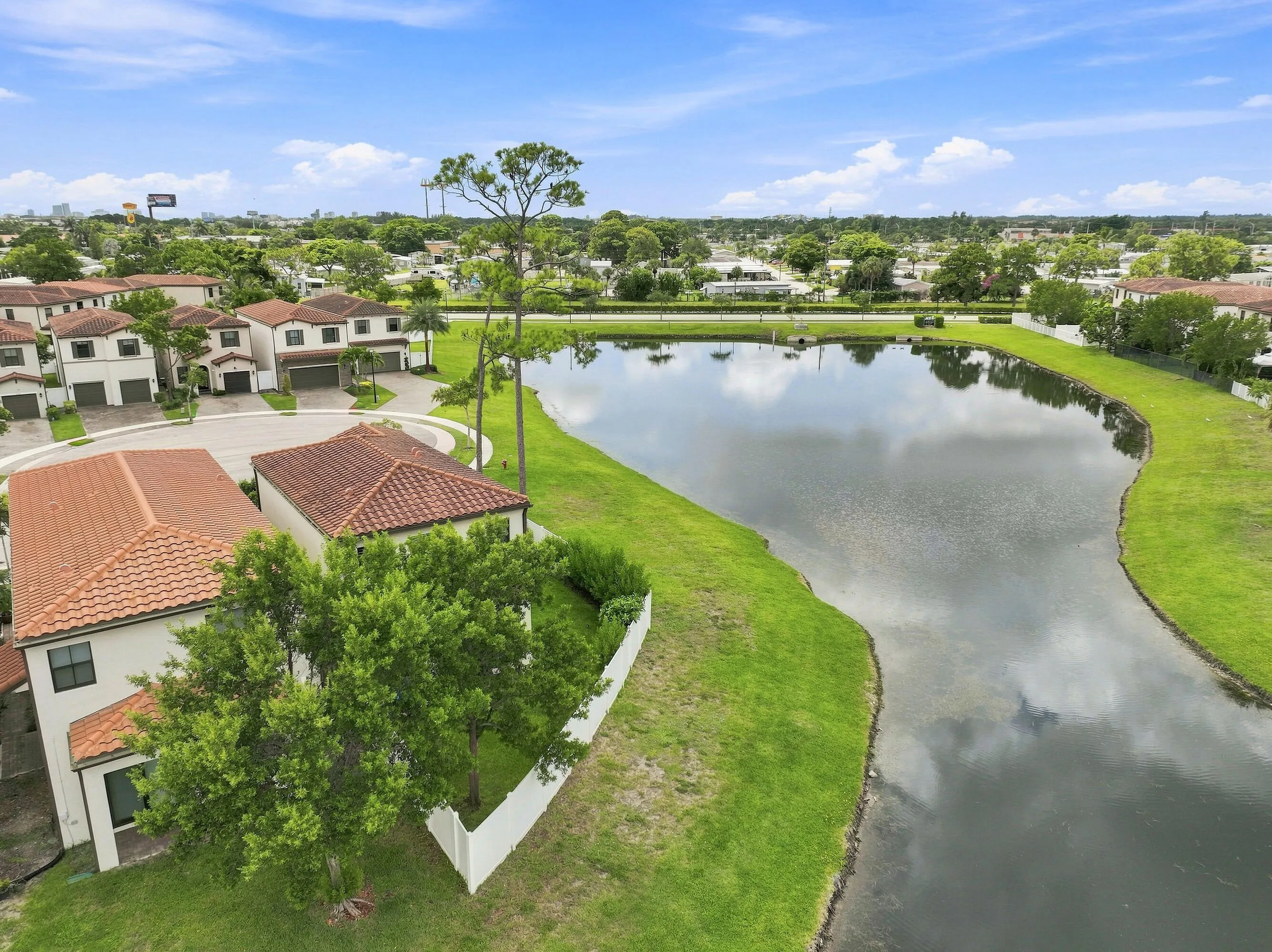 Corner lot facing the lake