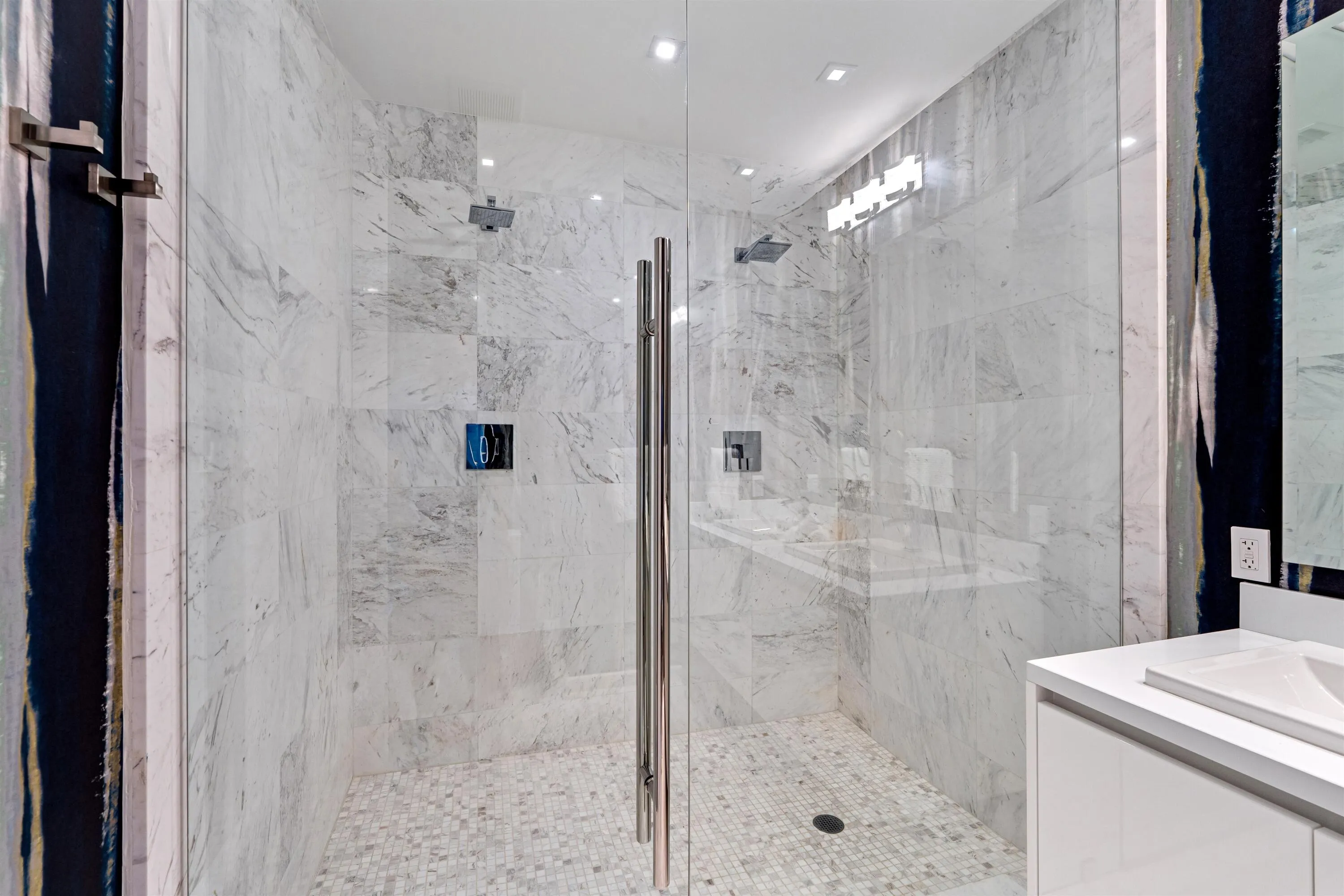 BATHROOM_2