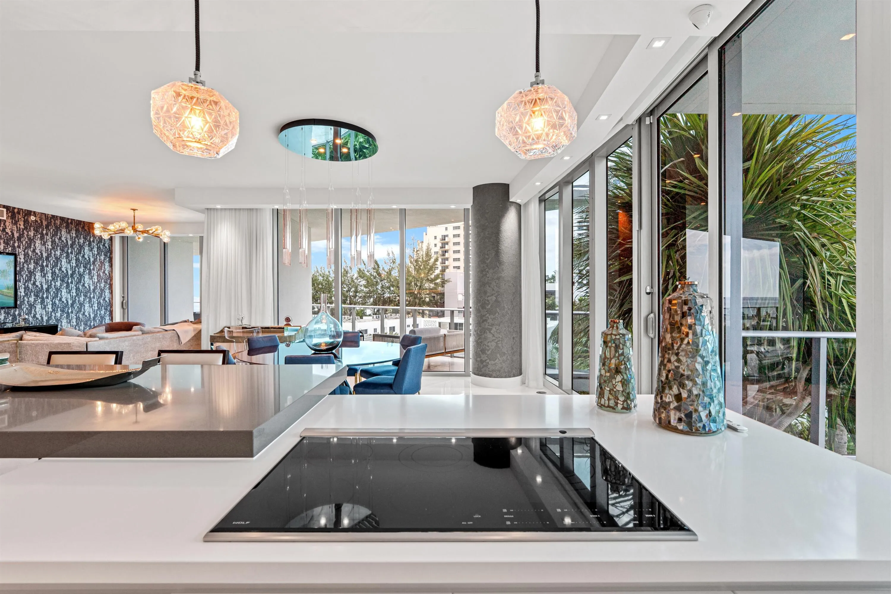 KITCHEN_TO_DINING_STRAIGHT