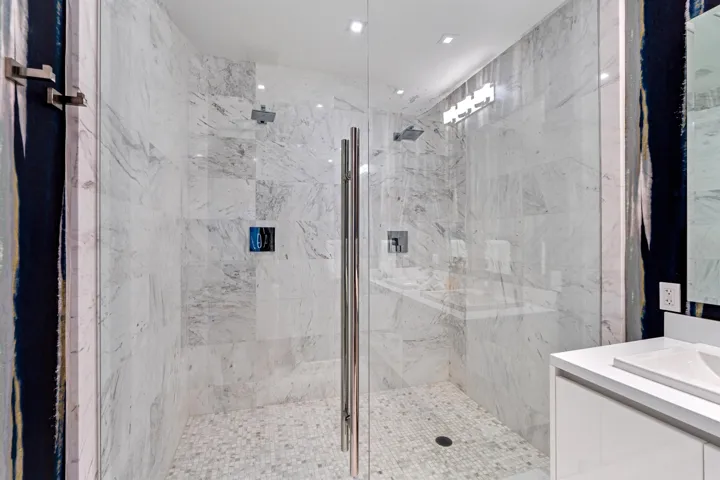 BATHROOM_2