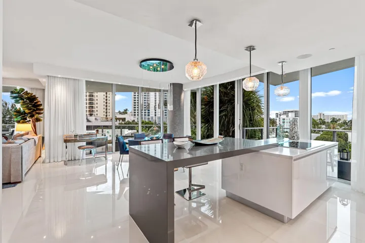 KITCHEN_TO_DINING