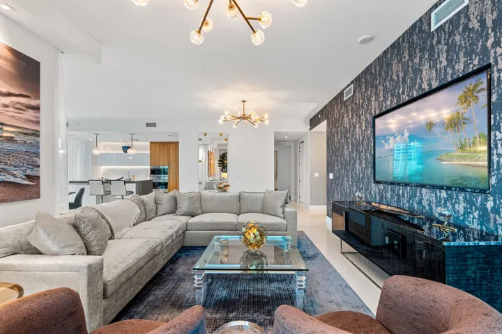 LIVING_ROOM_STRAIGHT