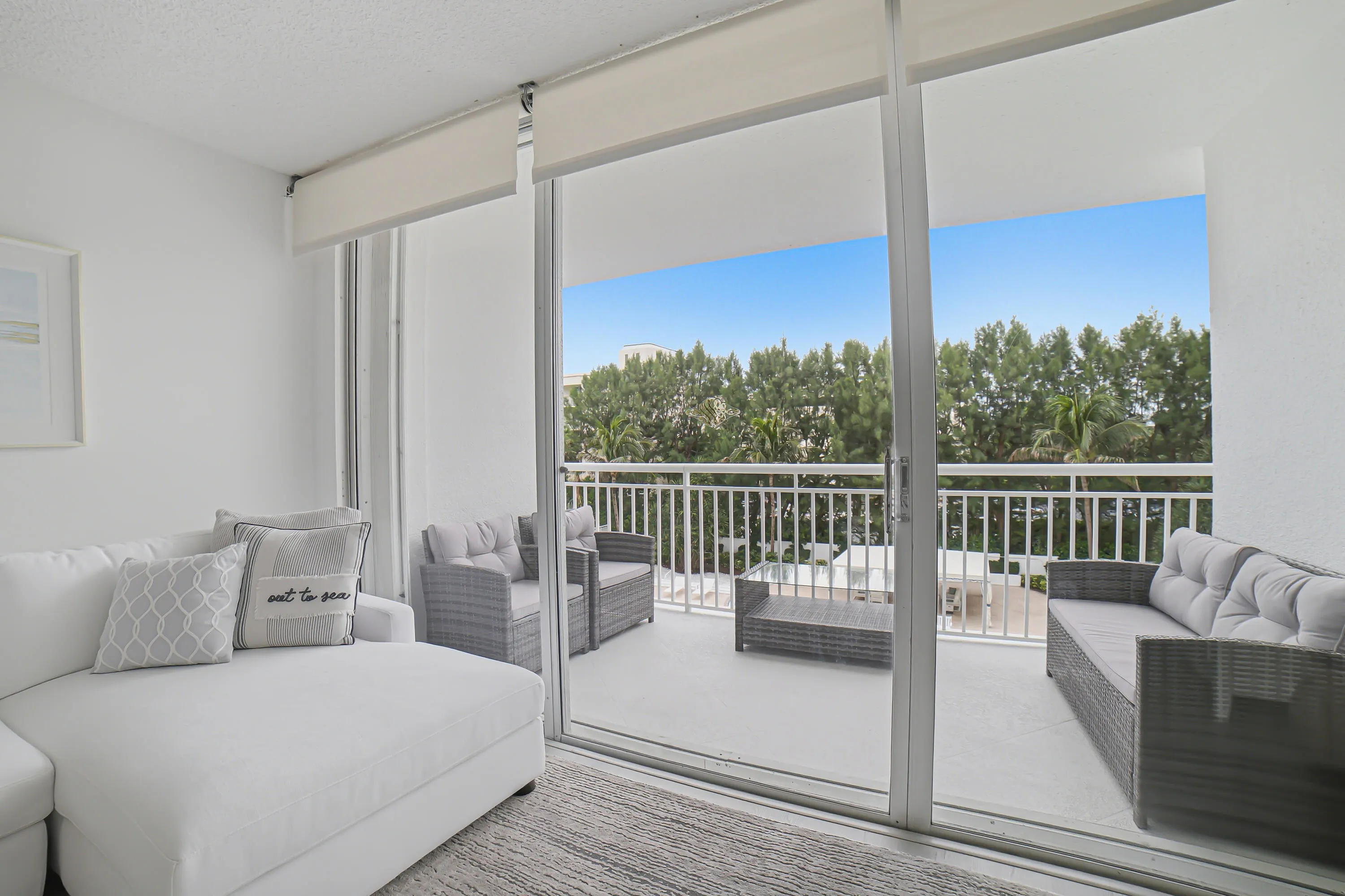 Living Room-Balcony