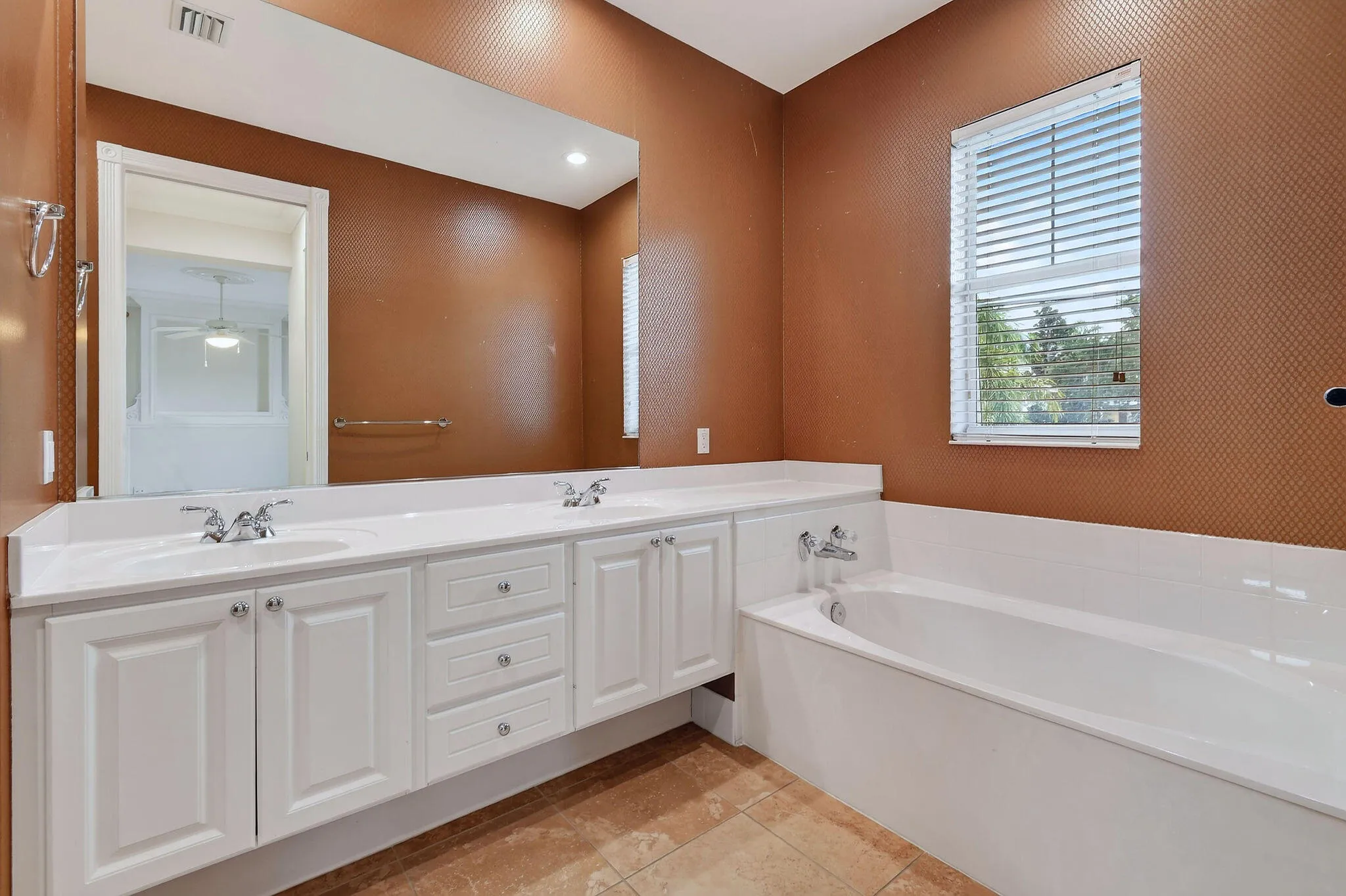 303CaravelleDr(44)