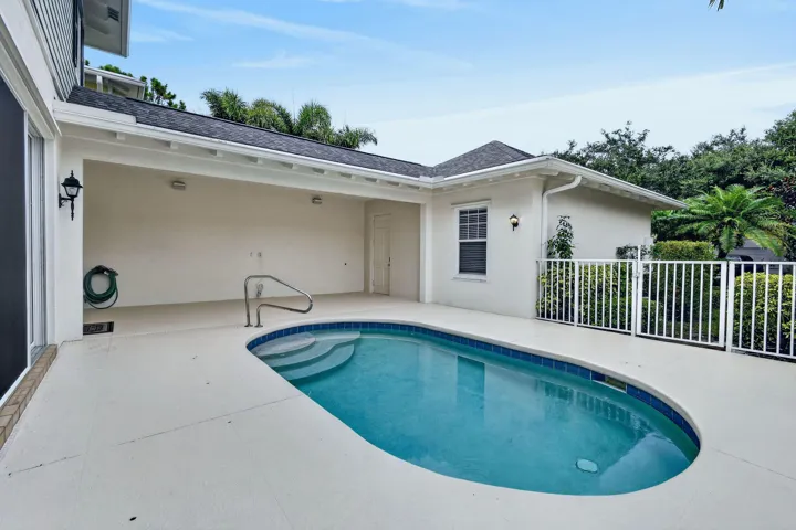 303CaravelleDr(68)