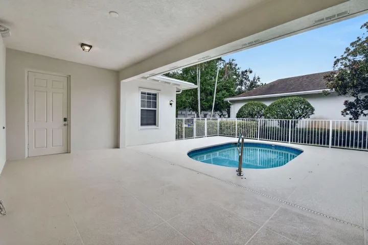 303CaravelleDr(64)