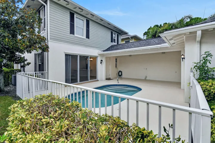303CaravelleDr(70)