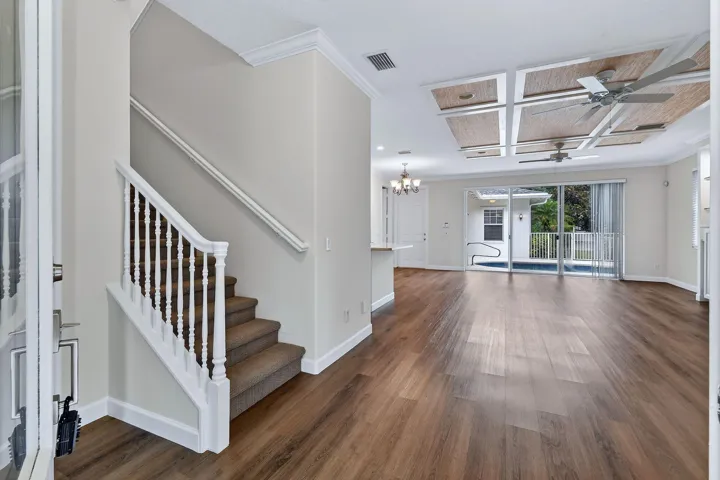 303CaravelleDr(10)