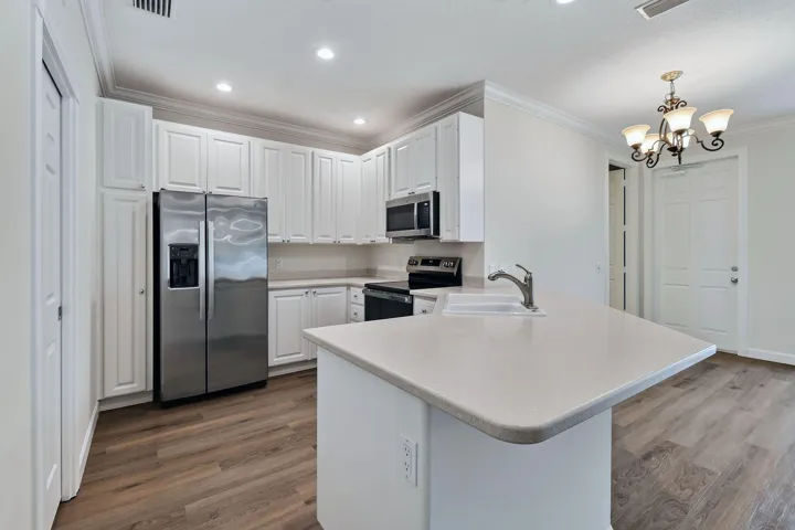 303CaravelleDr(19)