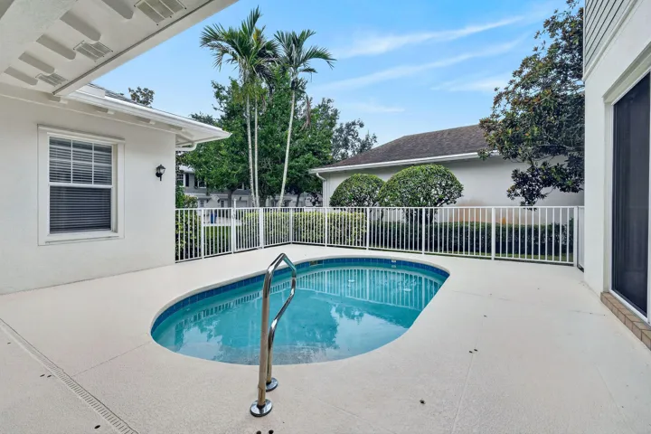 303CaravelleDr(65)