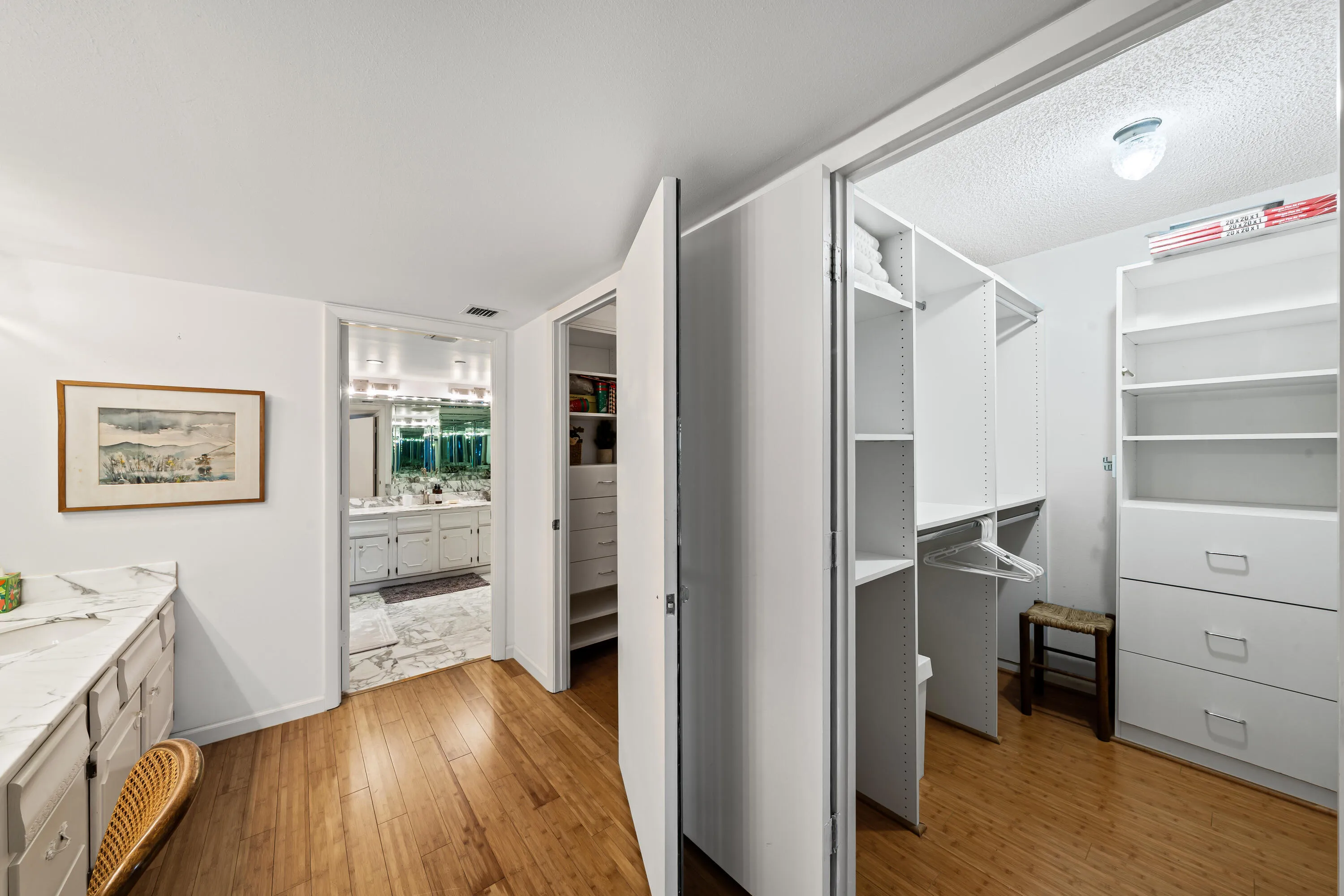 10 Walk-In Closets