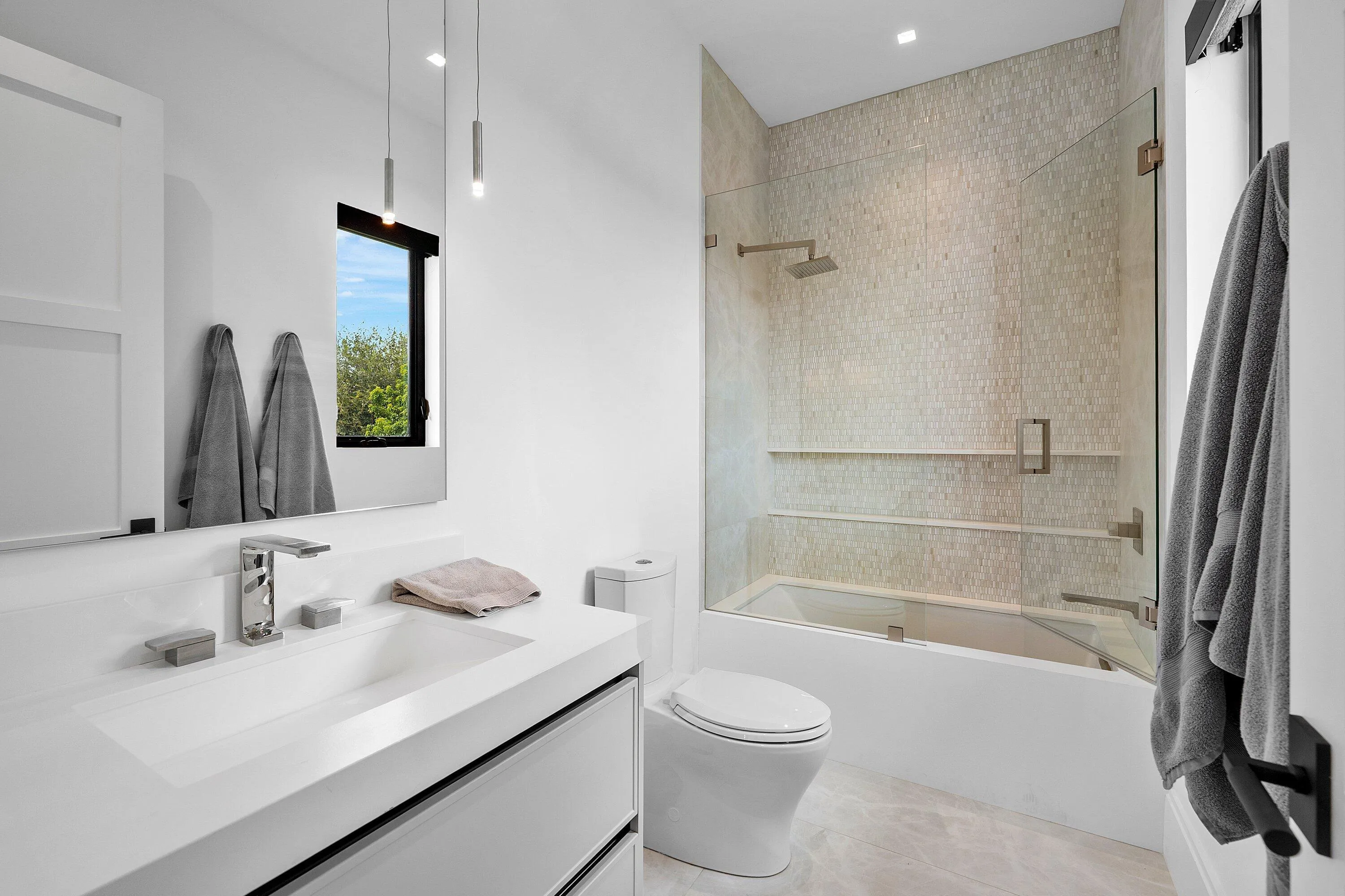 2nd Bathroom