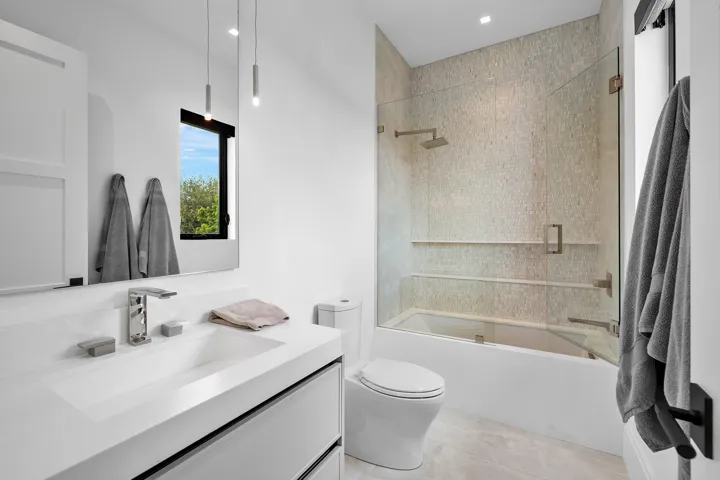2nd Bathroom