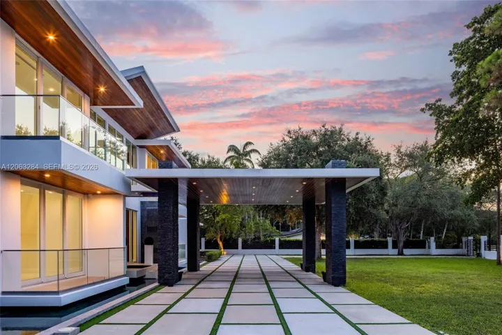 Photo 43