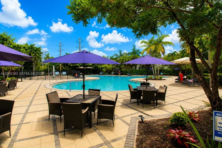 Clubhouse Area - pool deck