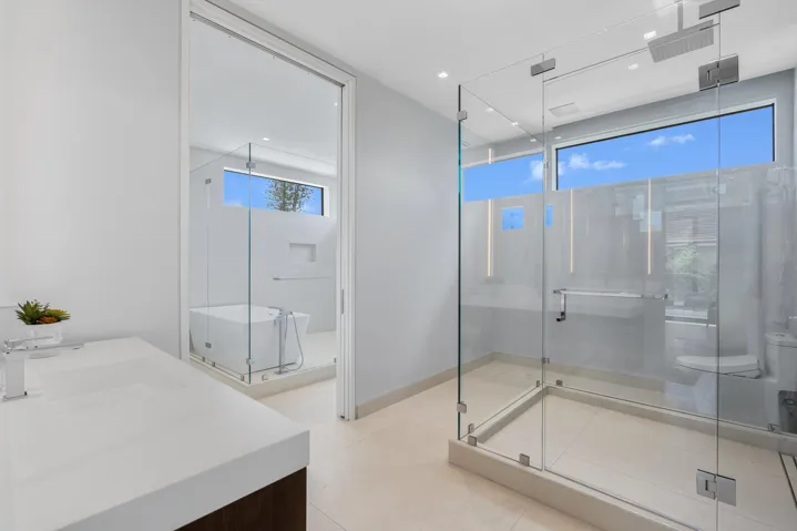 Master Bath 1/2