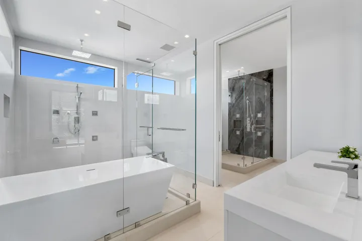 Master Bath 2/2