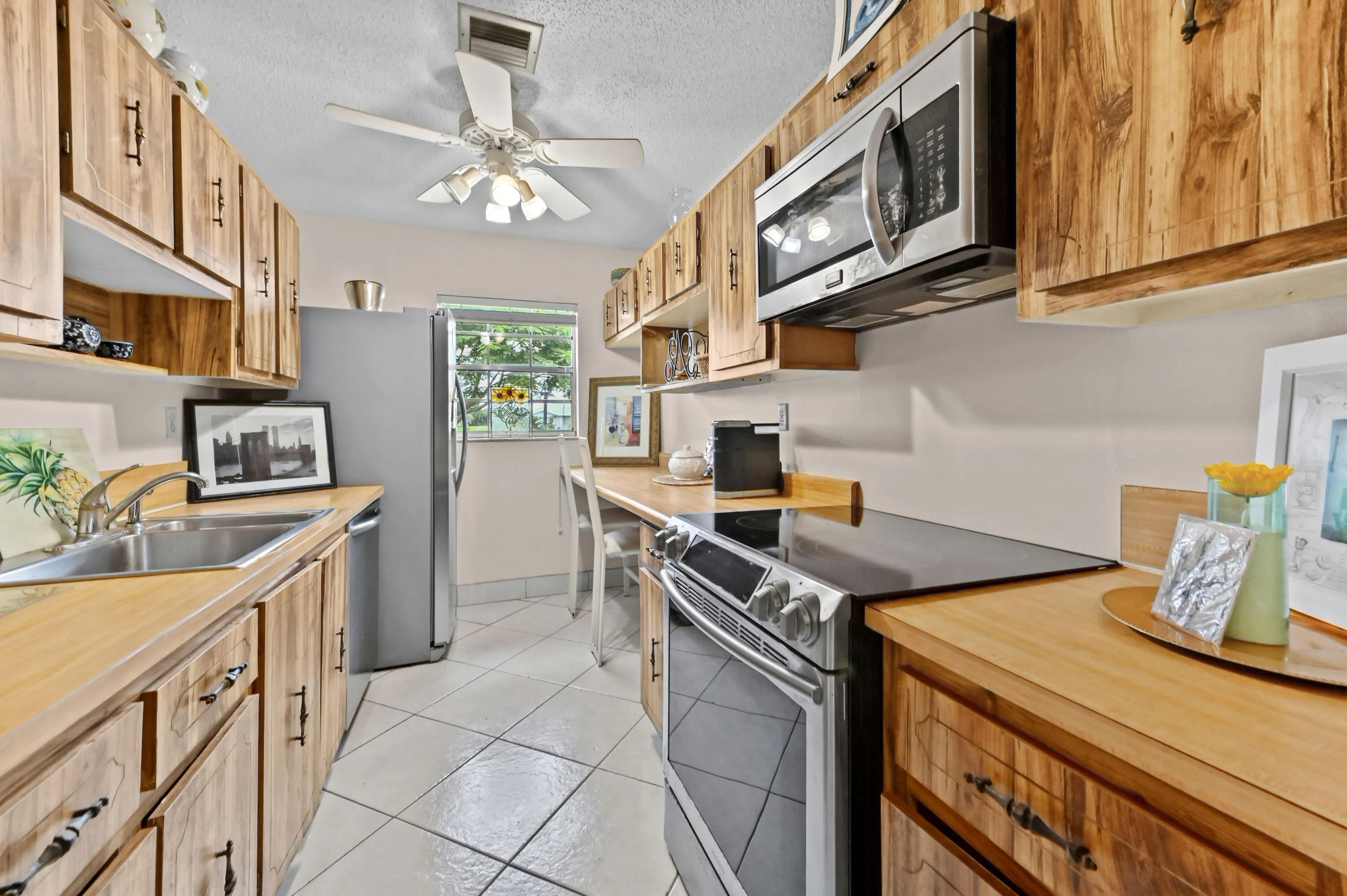 17 Kitchen 01