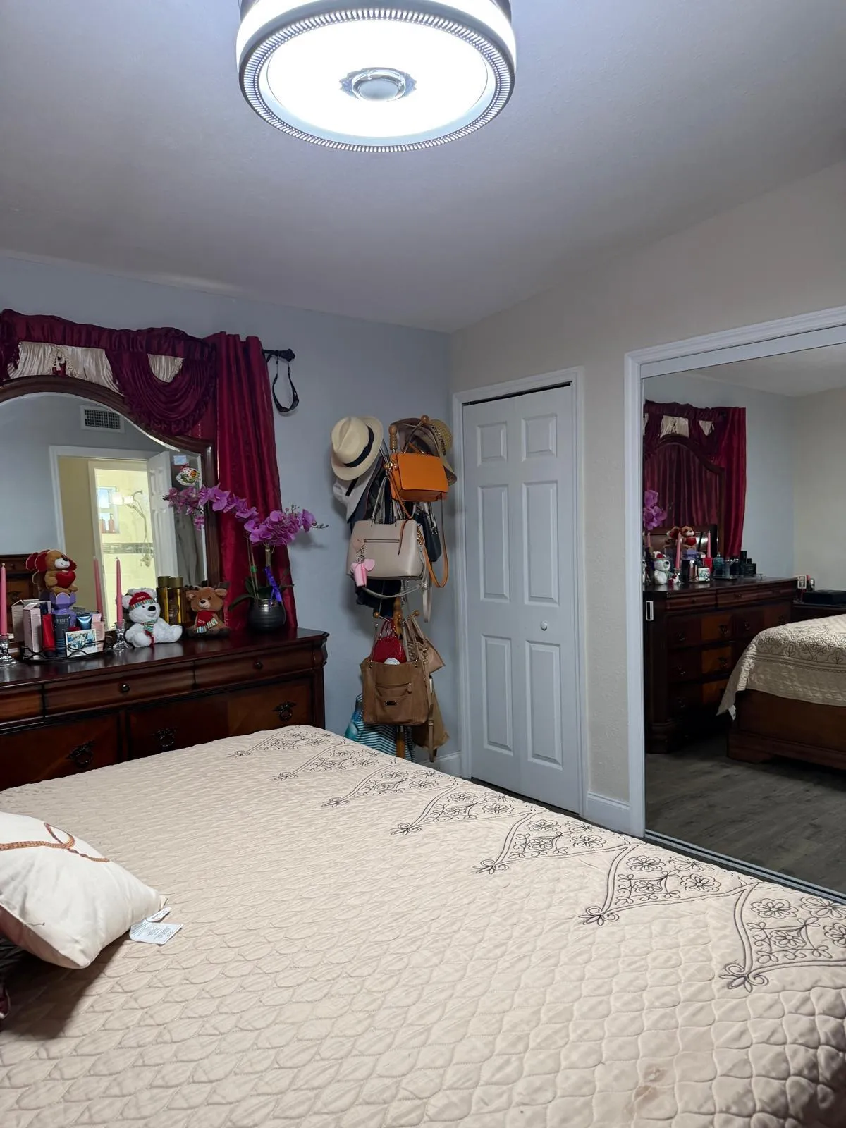 2nd bedroom