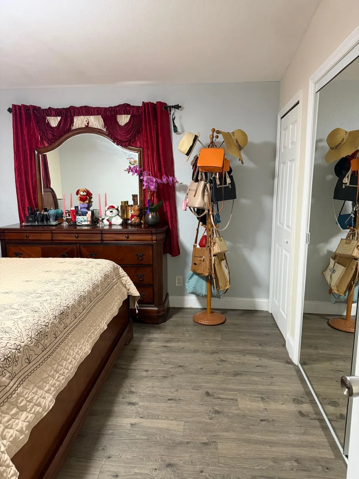2nd bedroom