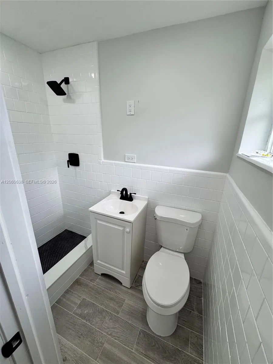 Second en-suite bathroom