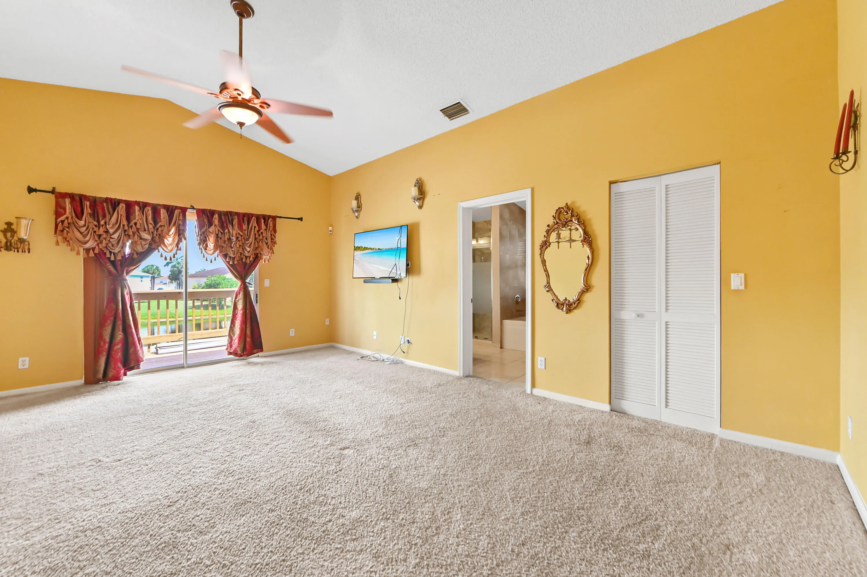 18 bedroom 01