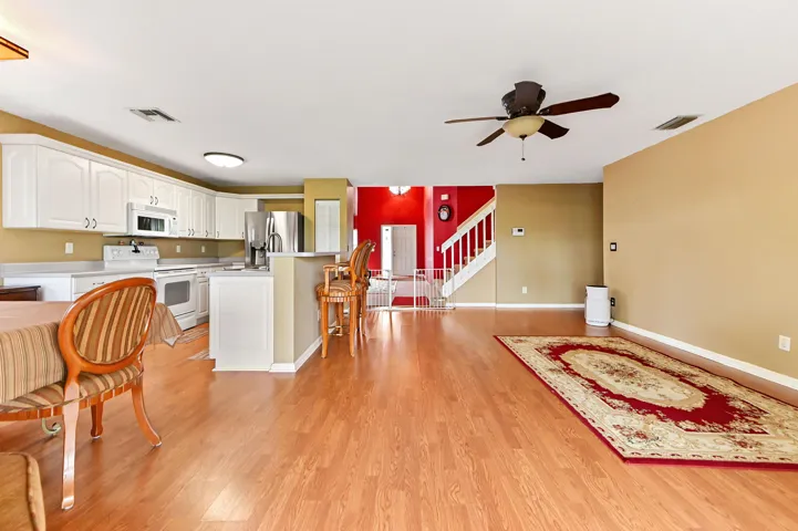 31 family room 04