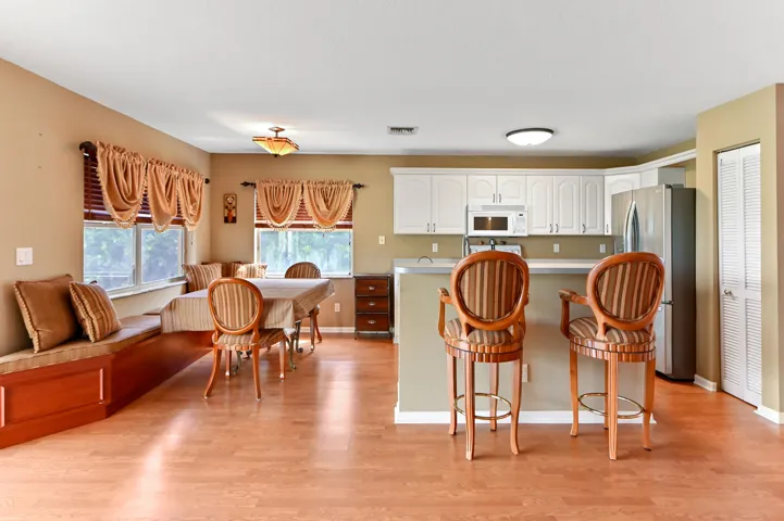 33 kitchen 01