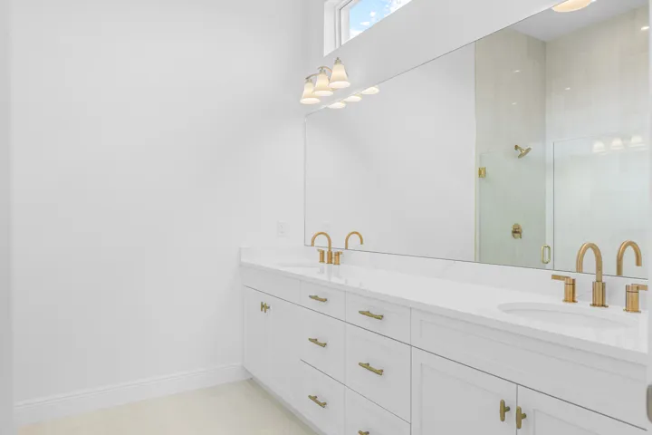 Owner's Bath