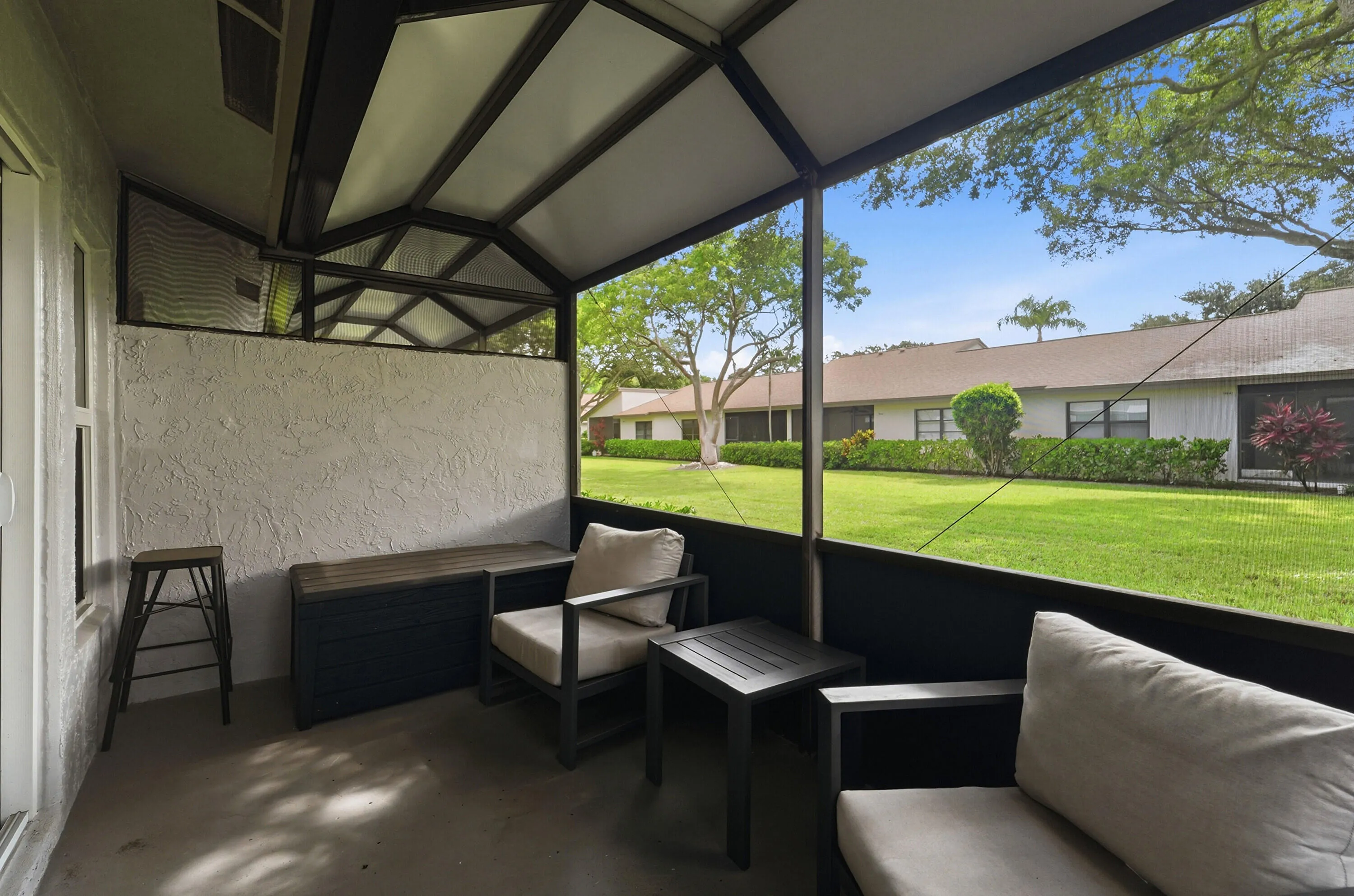 25_sun room