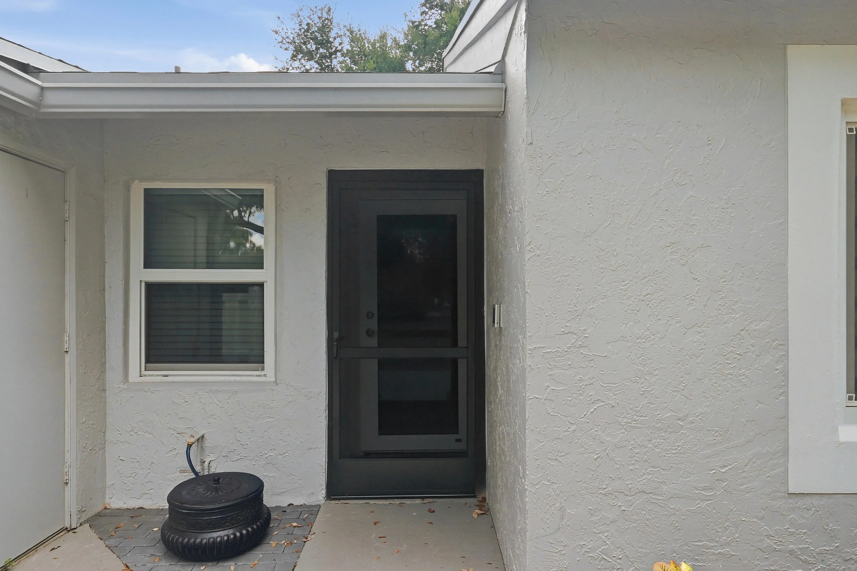 04_exterior entry