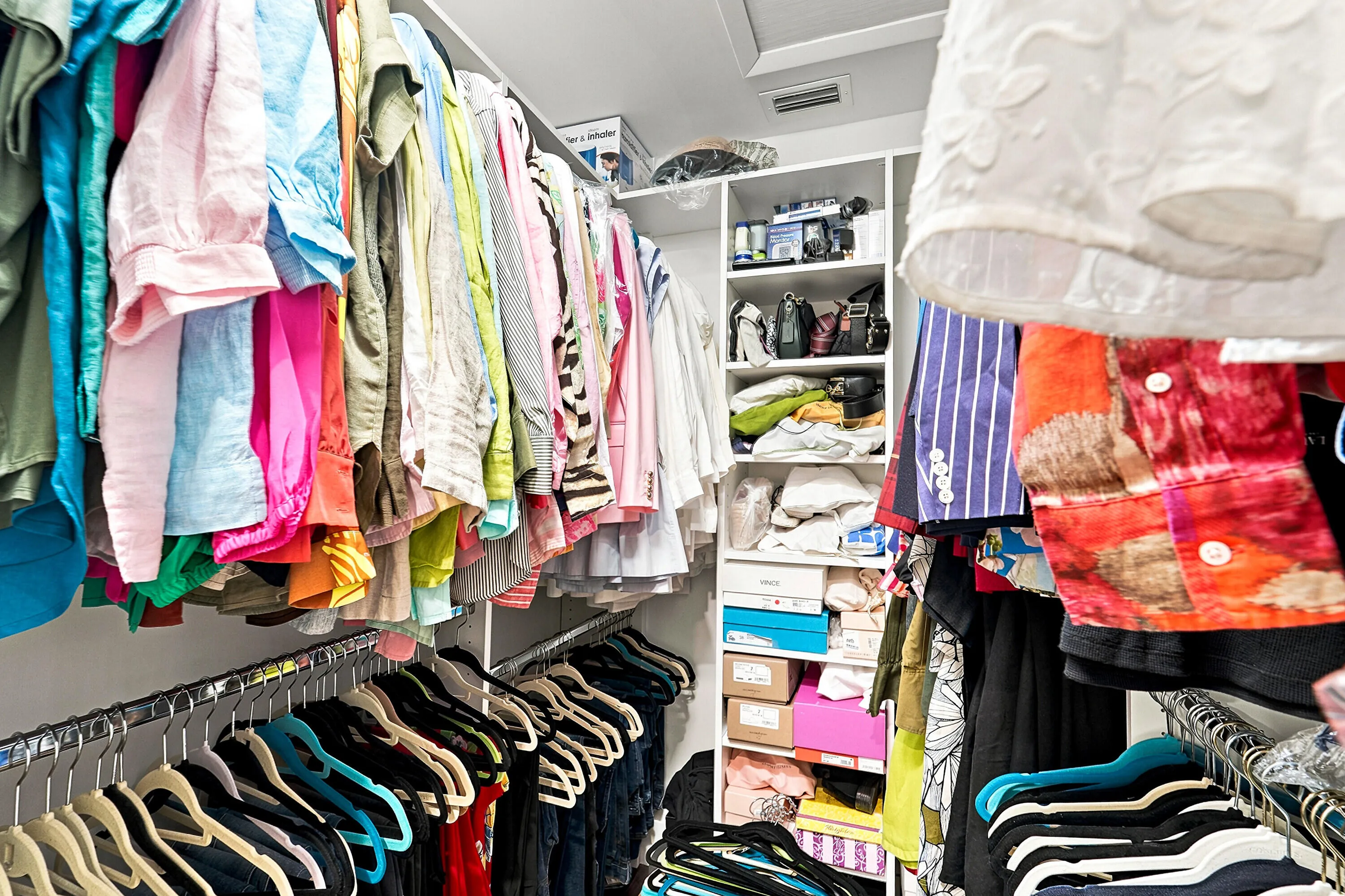16_walk-in closet