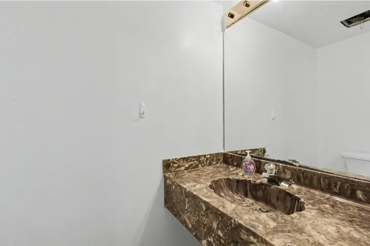 1000169660