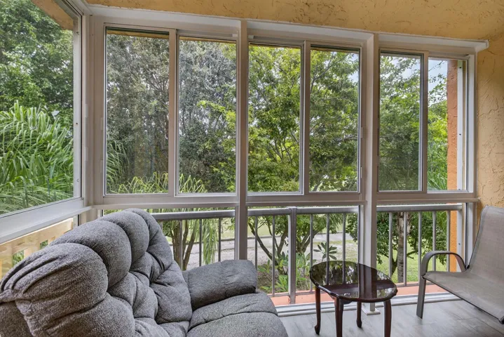8400 Lagos De Campo