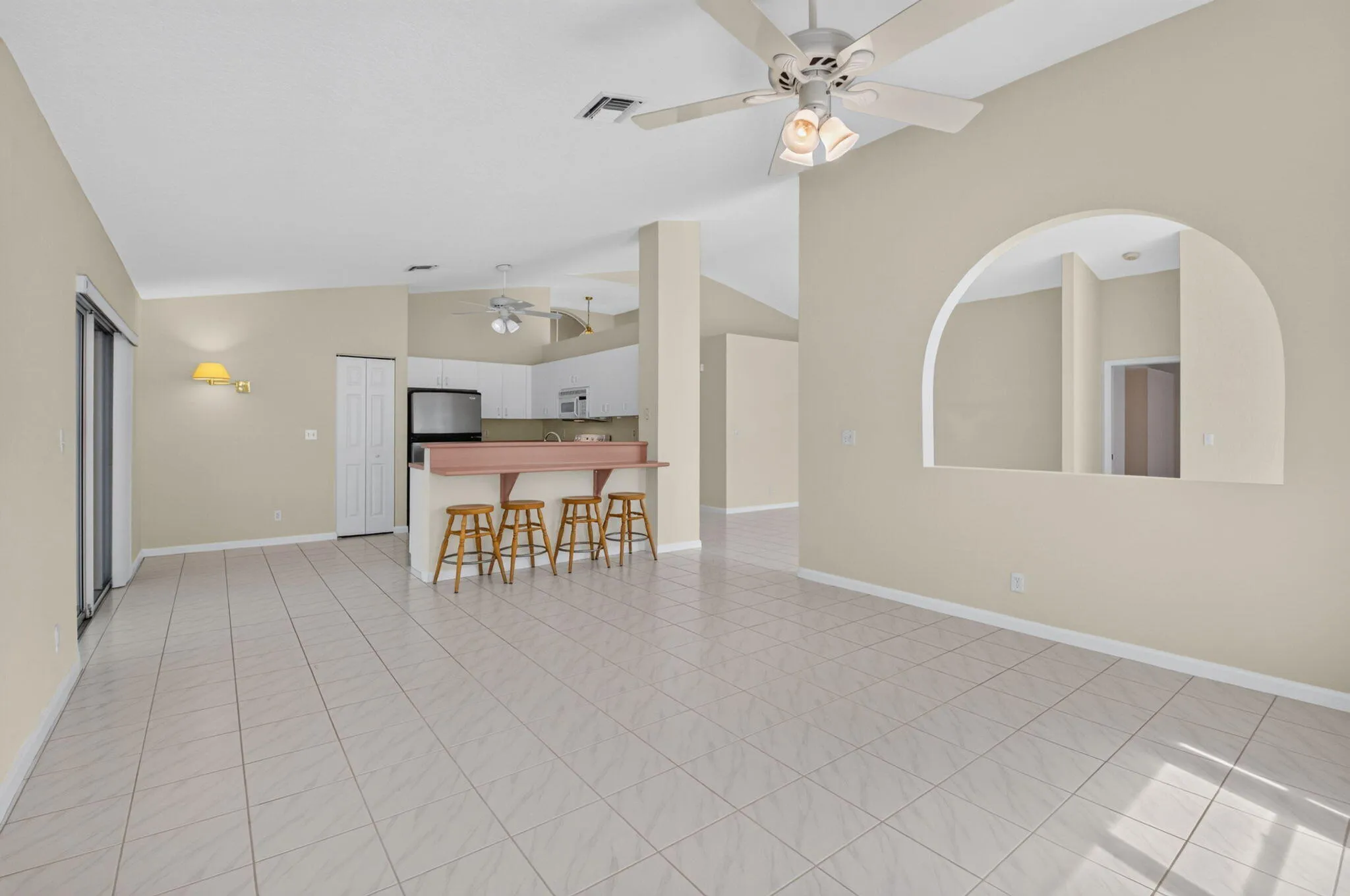 Kitchen & Living