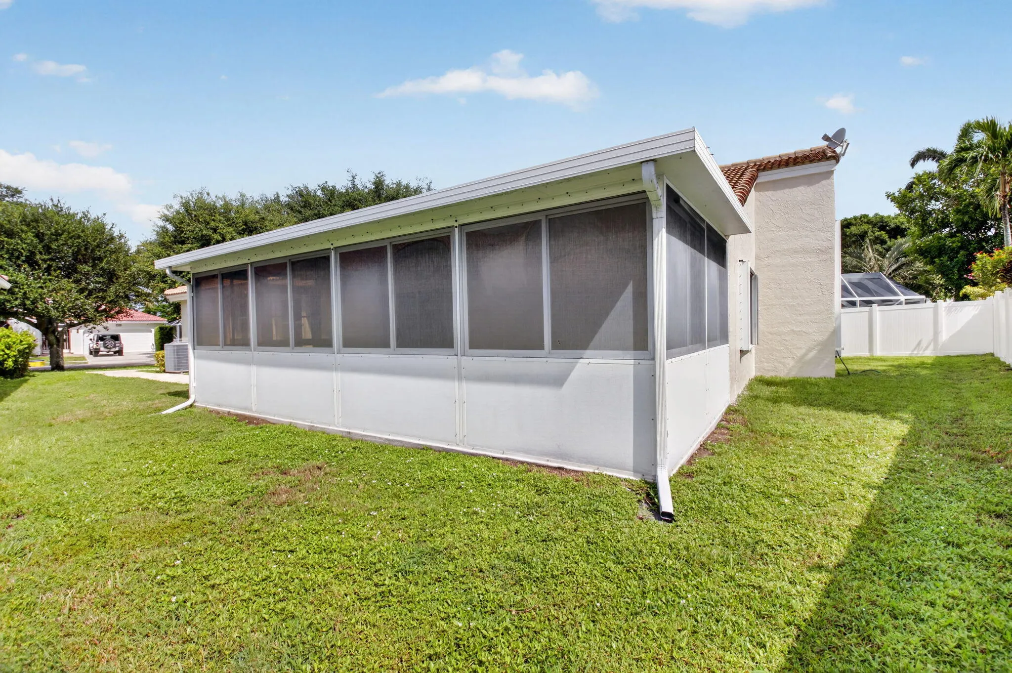 Exterior Patio 1165