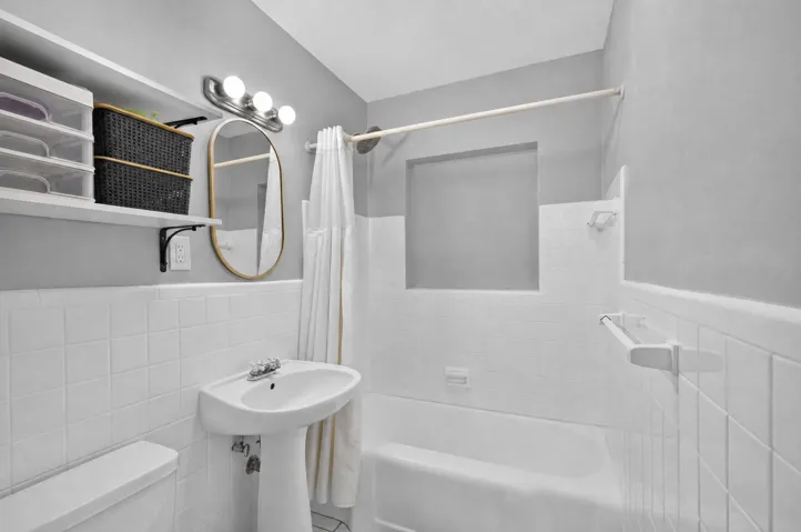 Bathroom 2-
