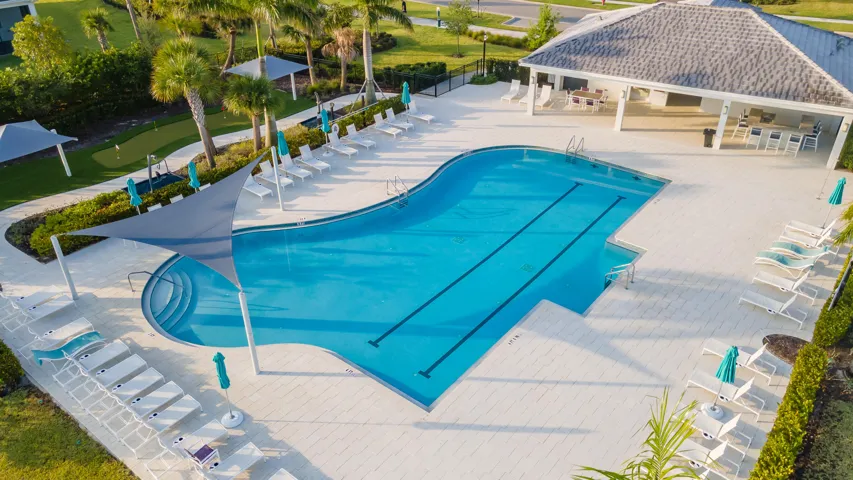 Verano Pool Cresswinds