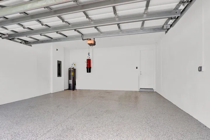 2 CAR GARAGE