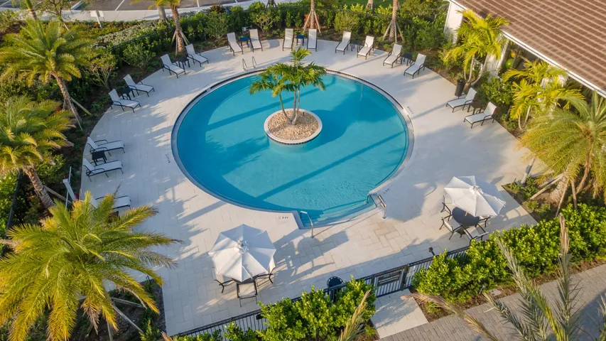 Verano Pool by Pickleball Courts
