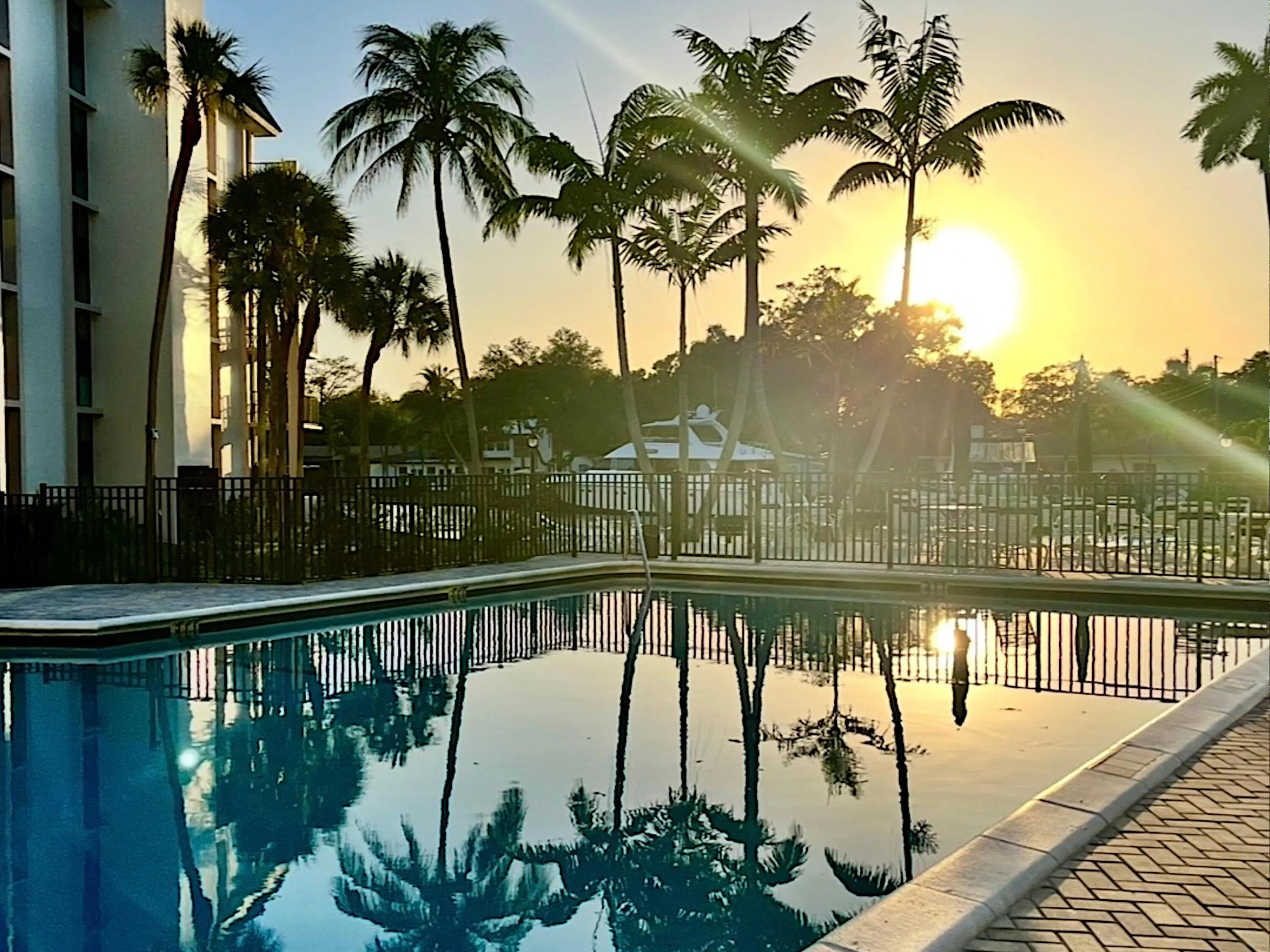 Riverside Dining - Heated Pools/Gas Grills