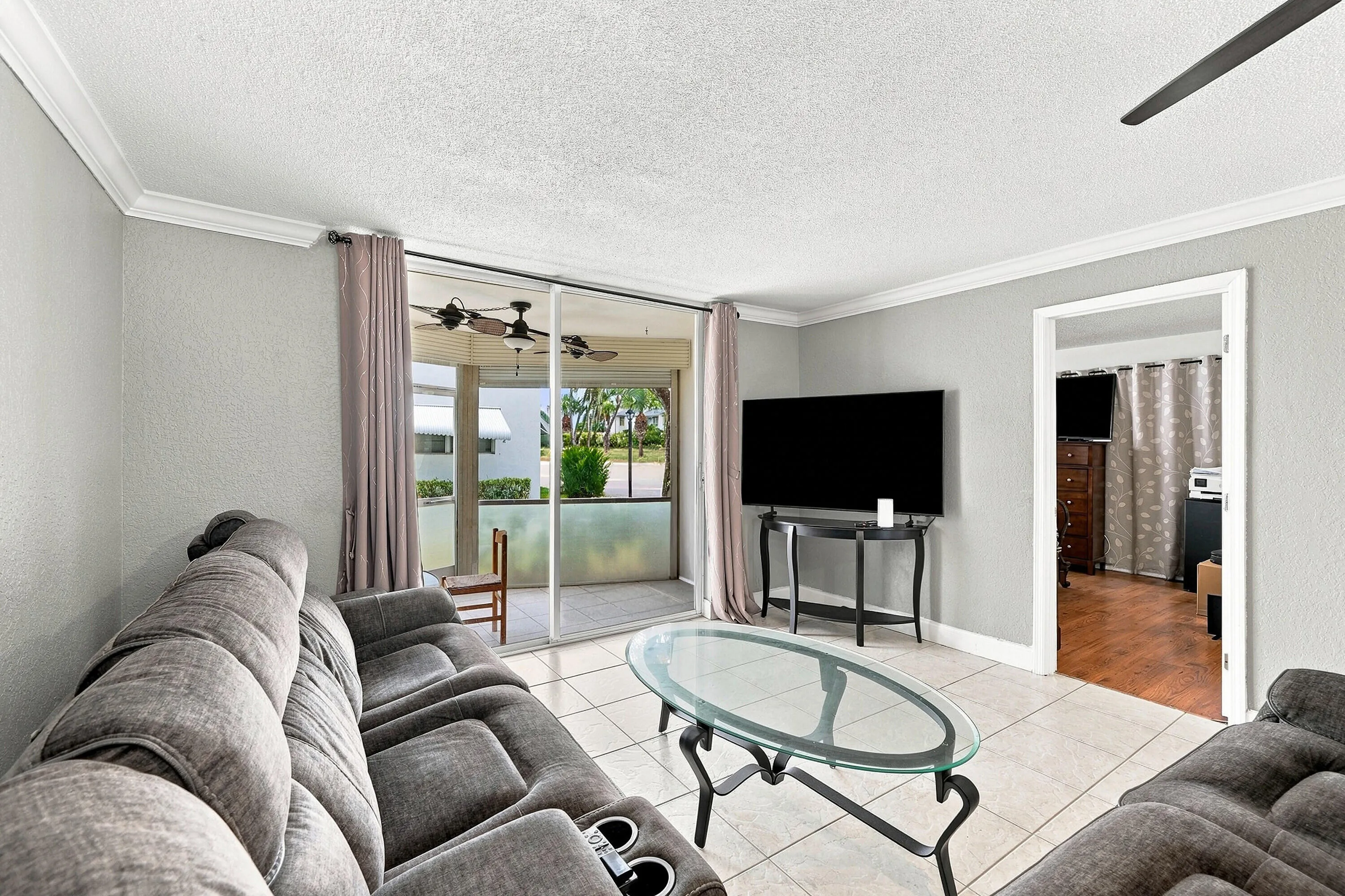 13_living room